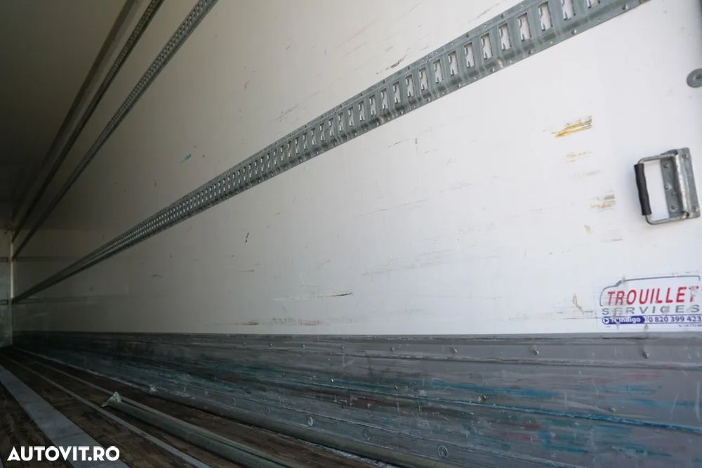 Fruehauf TROUILLET / CONTAINER / COFFER / DOUĂ AXE SAF / PODEA FOARTE REZISTENTĂ: ȘIMBĂTĂ / SAF / 2022 - 17