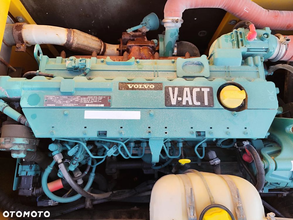 Volvo EC 210 CL - 19