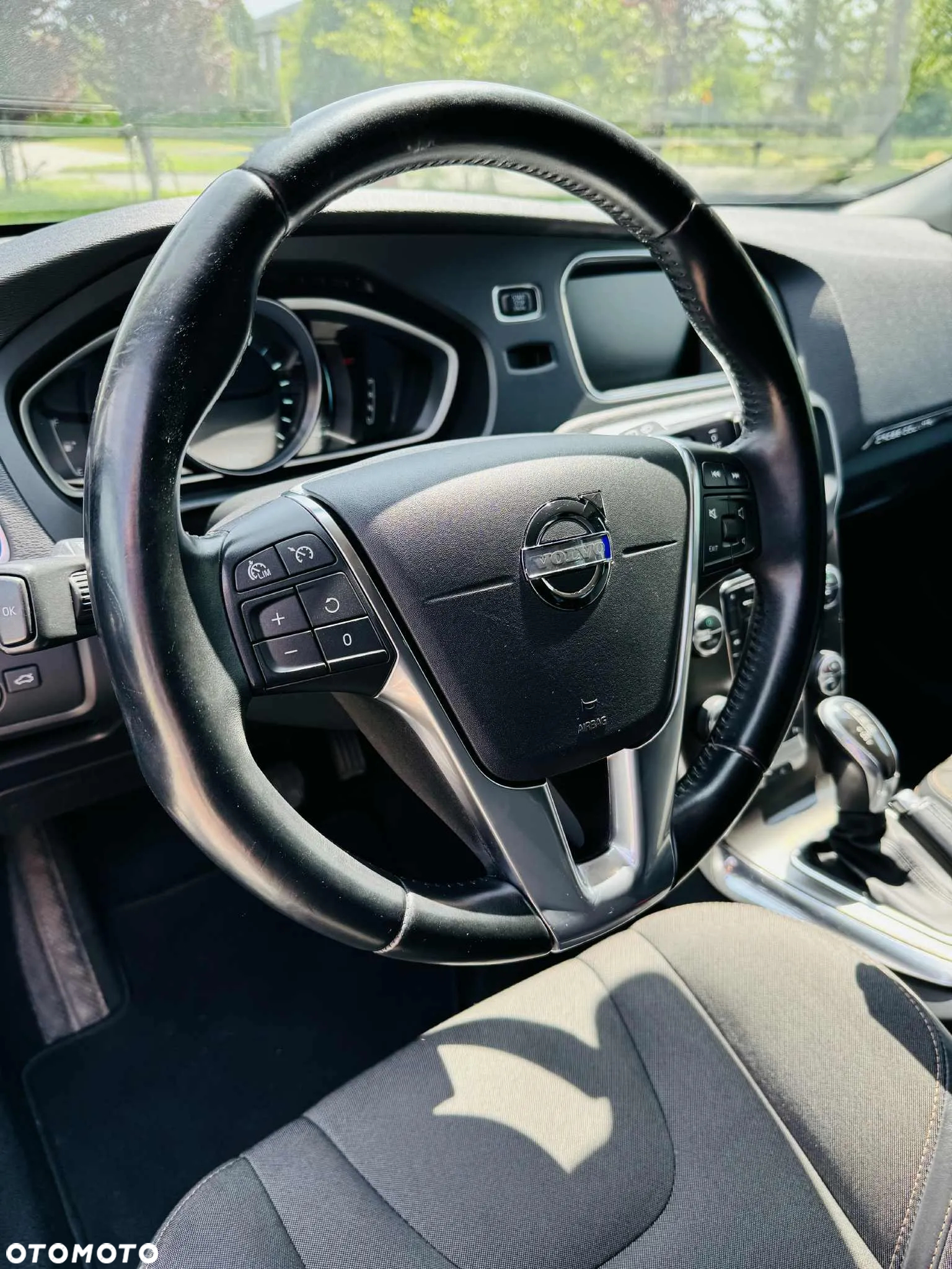 Volvo V40 Cross Country T4 AWD Momentum - 19