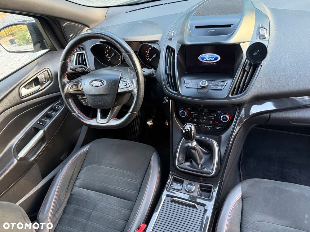 Ford Kuga 1.5 EcoBoost FWD ST-Line - 14