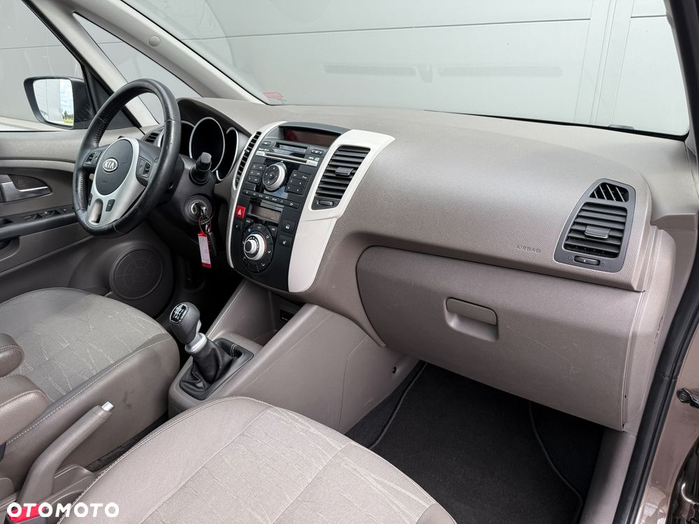 Kia Venga 1.6 CRDi 128 Fifa World Cup Edition - 30