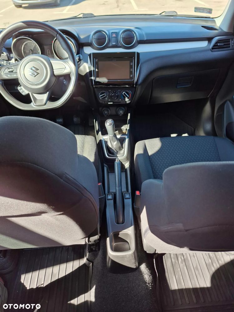 Suzuki Swift 1.2 Premium Plus - 9