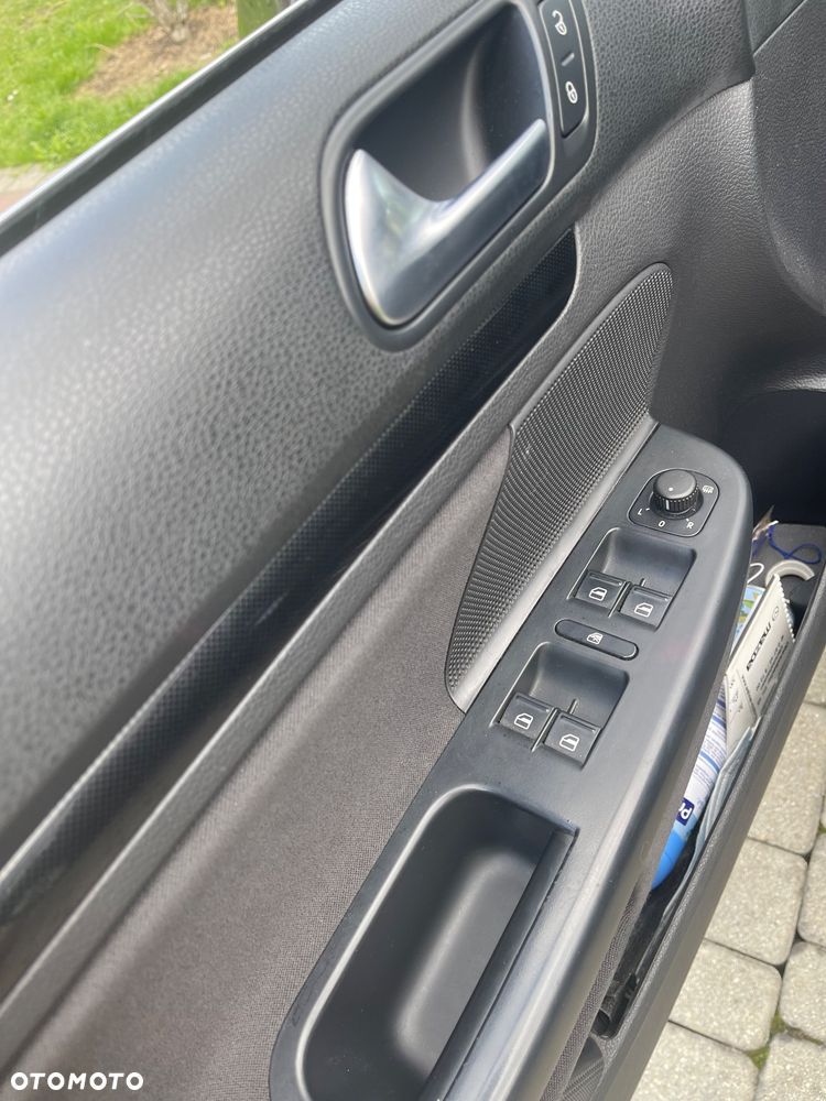 Volkswagen Golf - 15