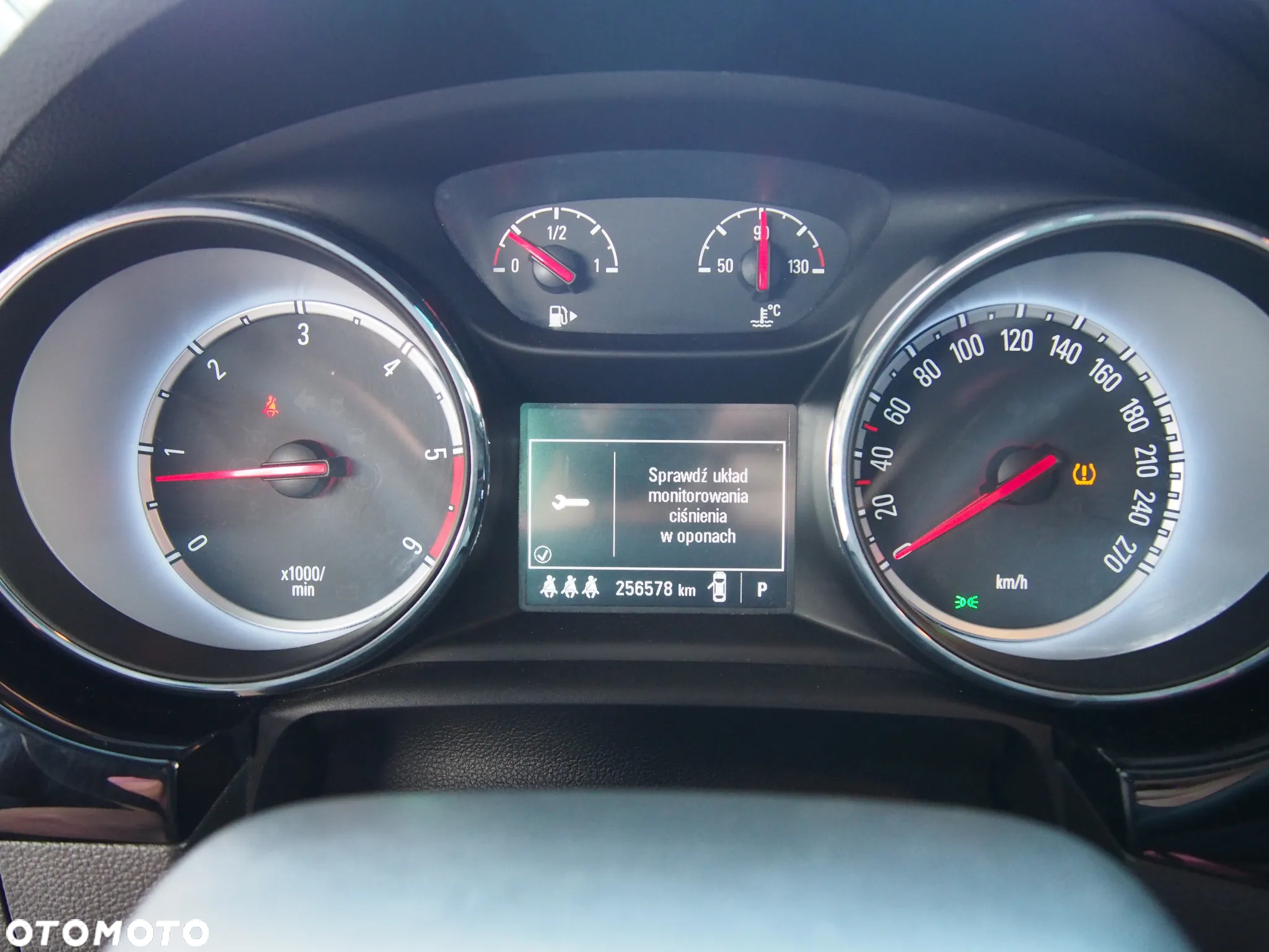 Opel Astra 1.6 D Automatik Start/Stop Innovation - 8