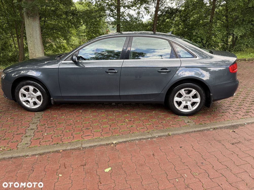Audi A4 Limousine - 3