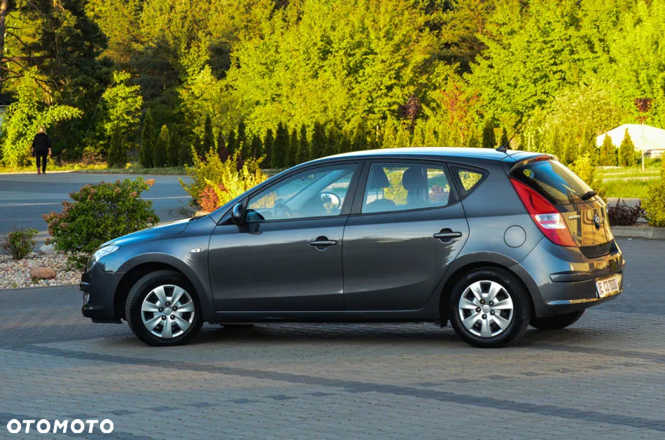 Hyundai i30 1.6 Comfort - 13