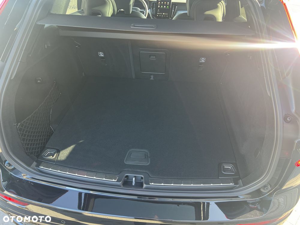 Volvo XC 60 B5 B AWD Plus Black Edition - 13