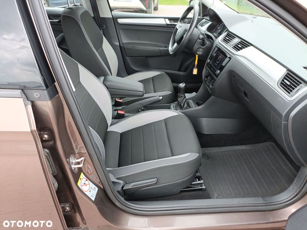 Skoda RAPID - 12