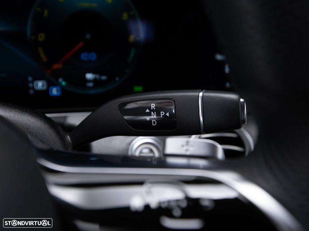 Mercedes-Benz E 300 de 4Matic 9G-TRONIC AMG Line - 24