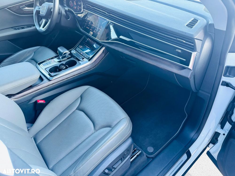 Audi Q8 55 TFSI quattro Tiptronic MHEV - 6