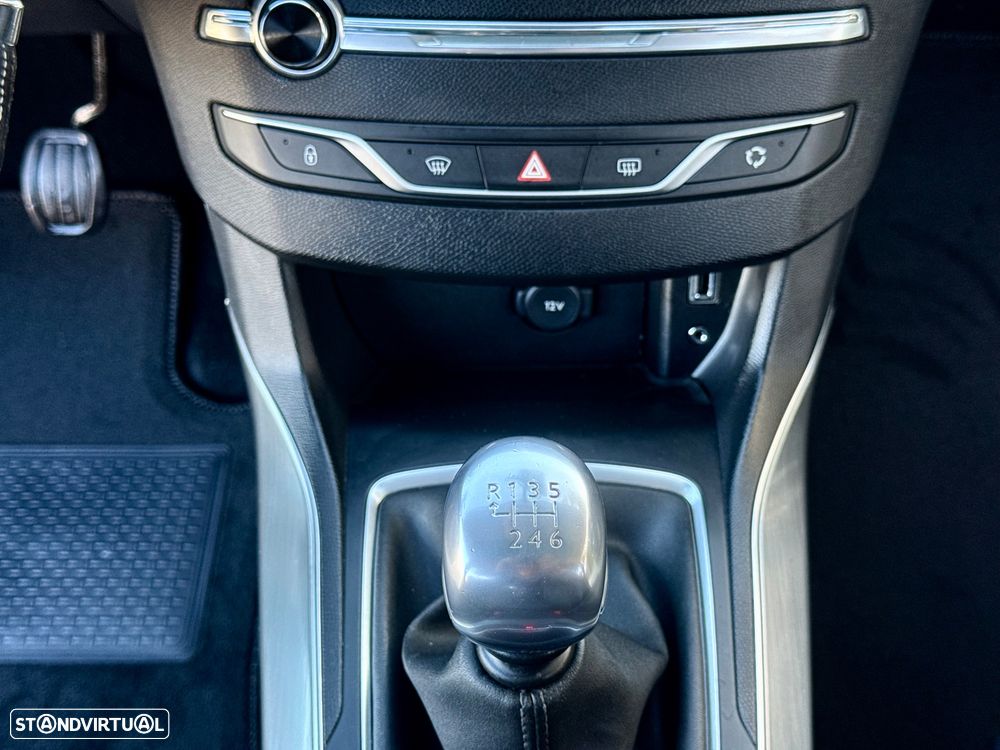 Peugeot 308 SW 1.6 BlueHDi GT Line - 32