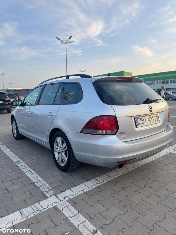 Volkswagen Golf - 6