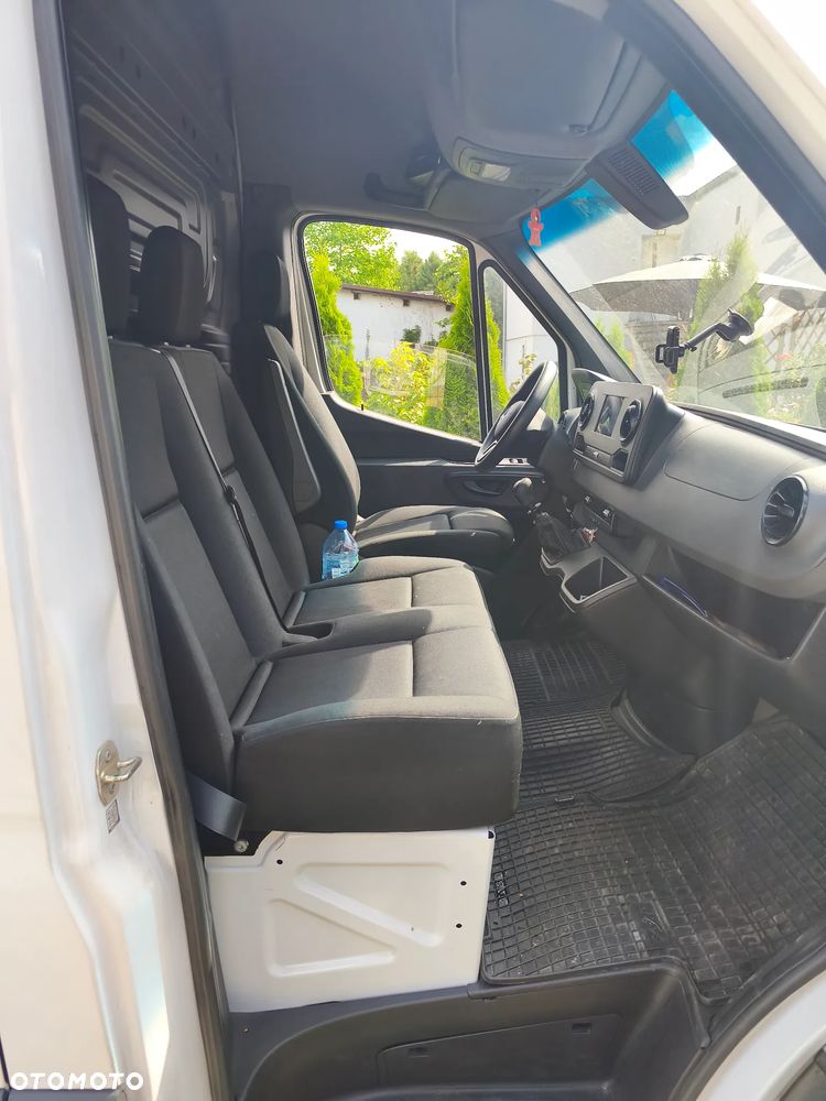 Mercedes-Benz Sprinter - 13