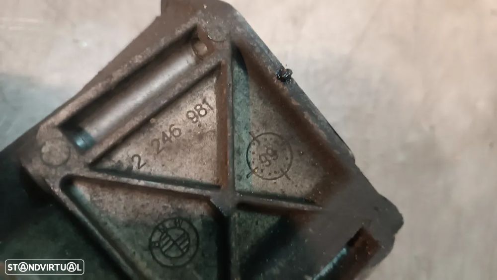 CORPO / SUPORTE DO FILTRO DE OLEO BMW 320D E46 M47 2246981 - 2