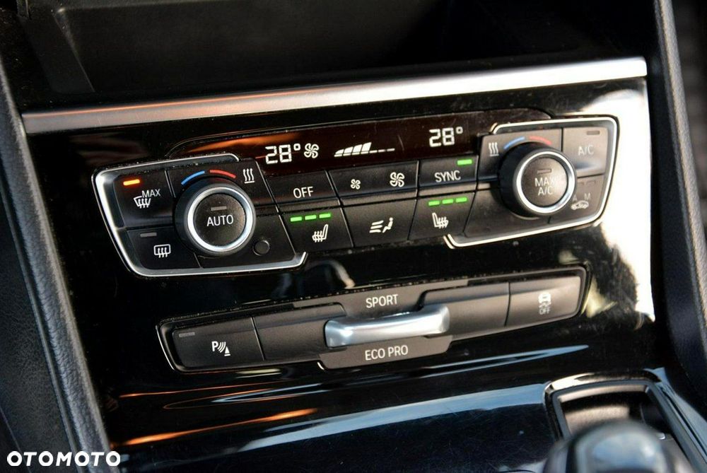 BMW Seria 2 218d - 28