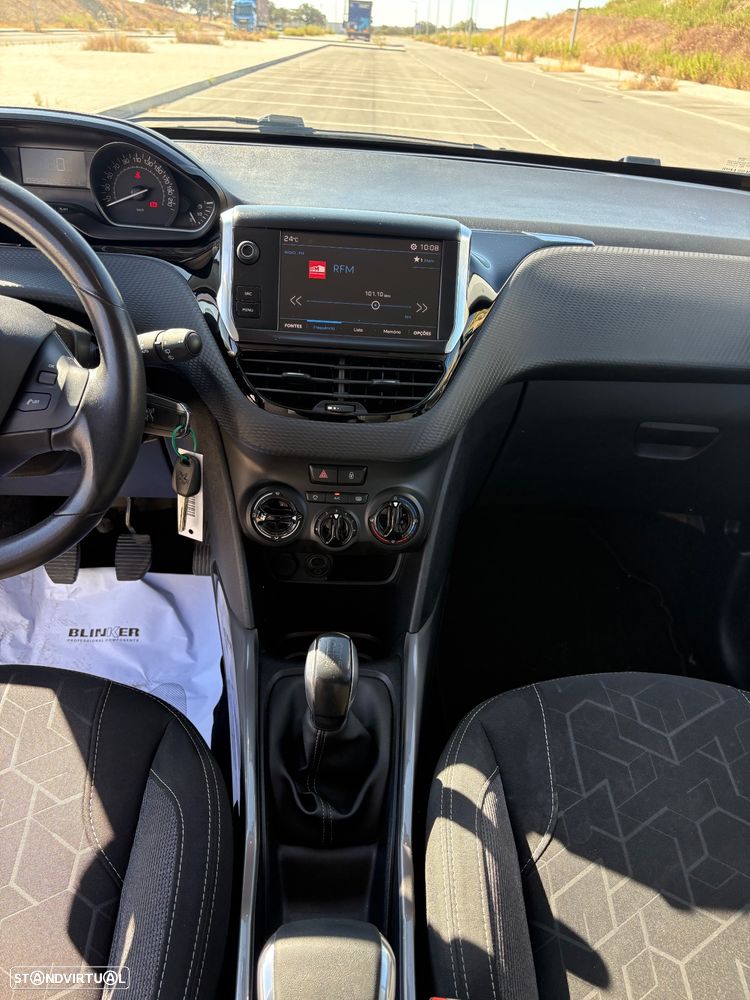 Peugeot 2008 1.2 PureTech Style - 19
