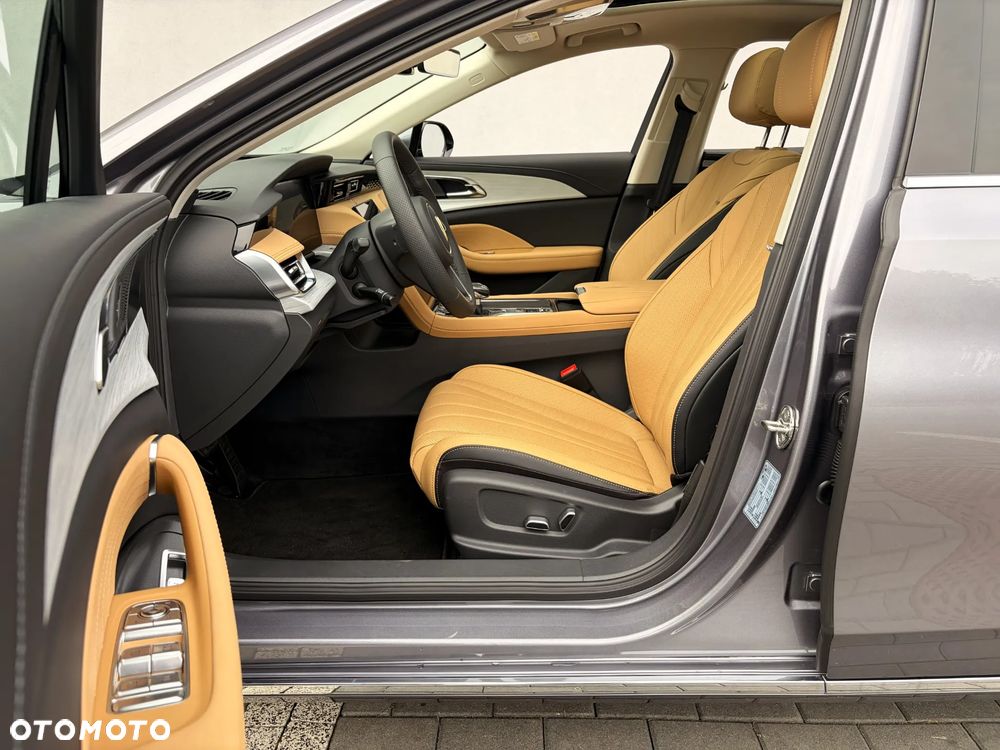 Hongqi H5 2.0T Comfort - 10