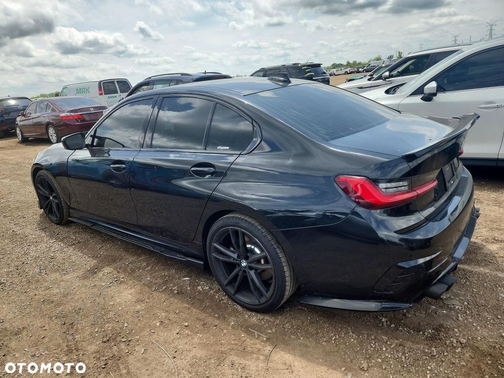 BMW Seria 3 330i xDrive M Sport - 3