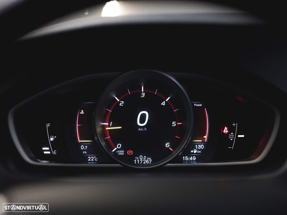 Volvo V40 2.0 D2 R-Design - 15