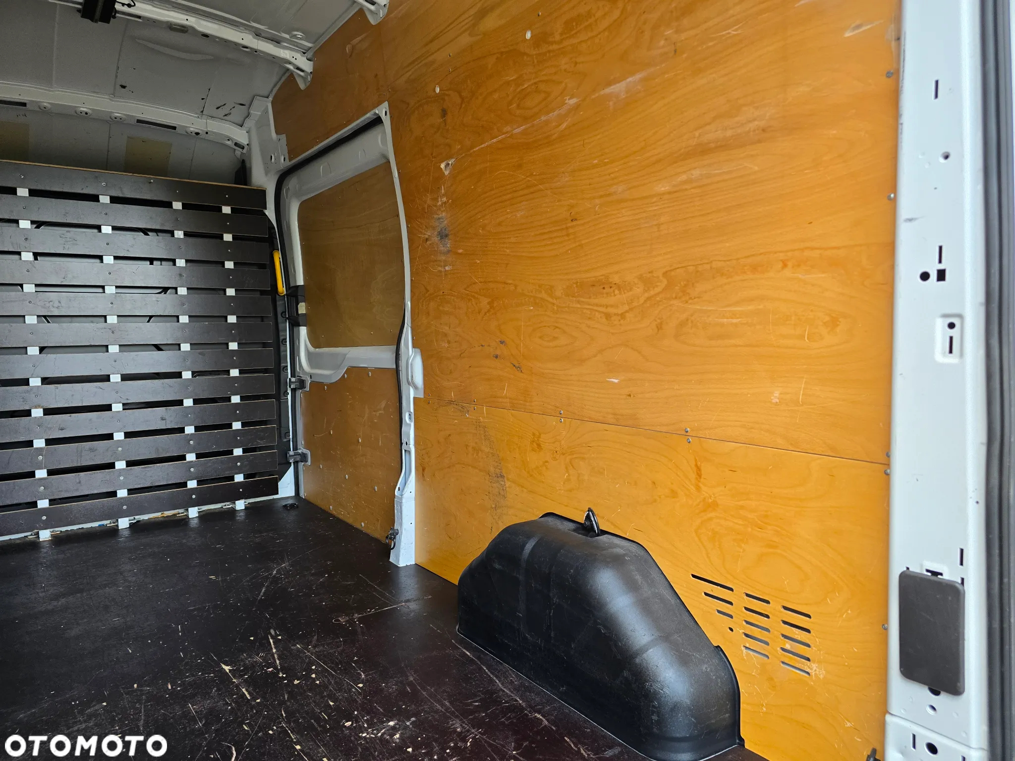 Ford Transit - 12