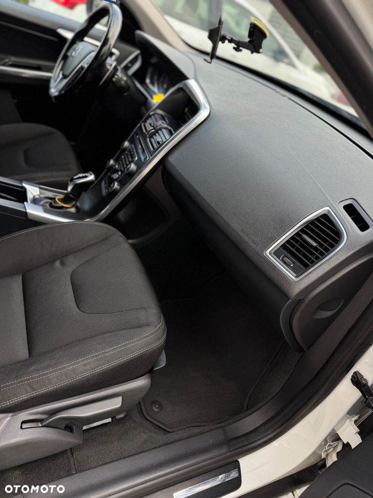 Volvo XC 60 D4 Geartronic Kinetic - 24