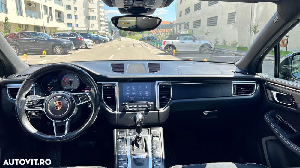 Porsche Macan - 13