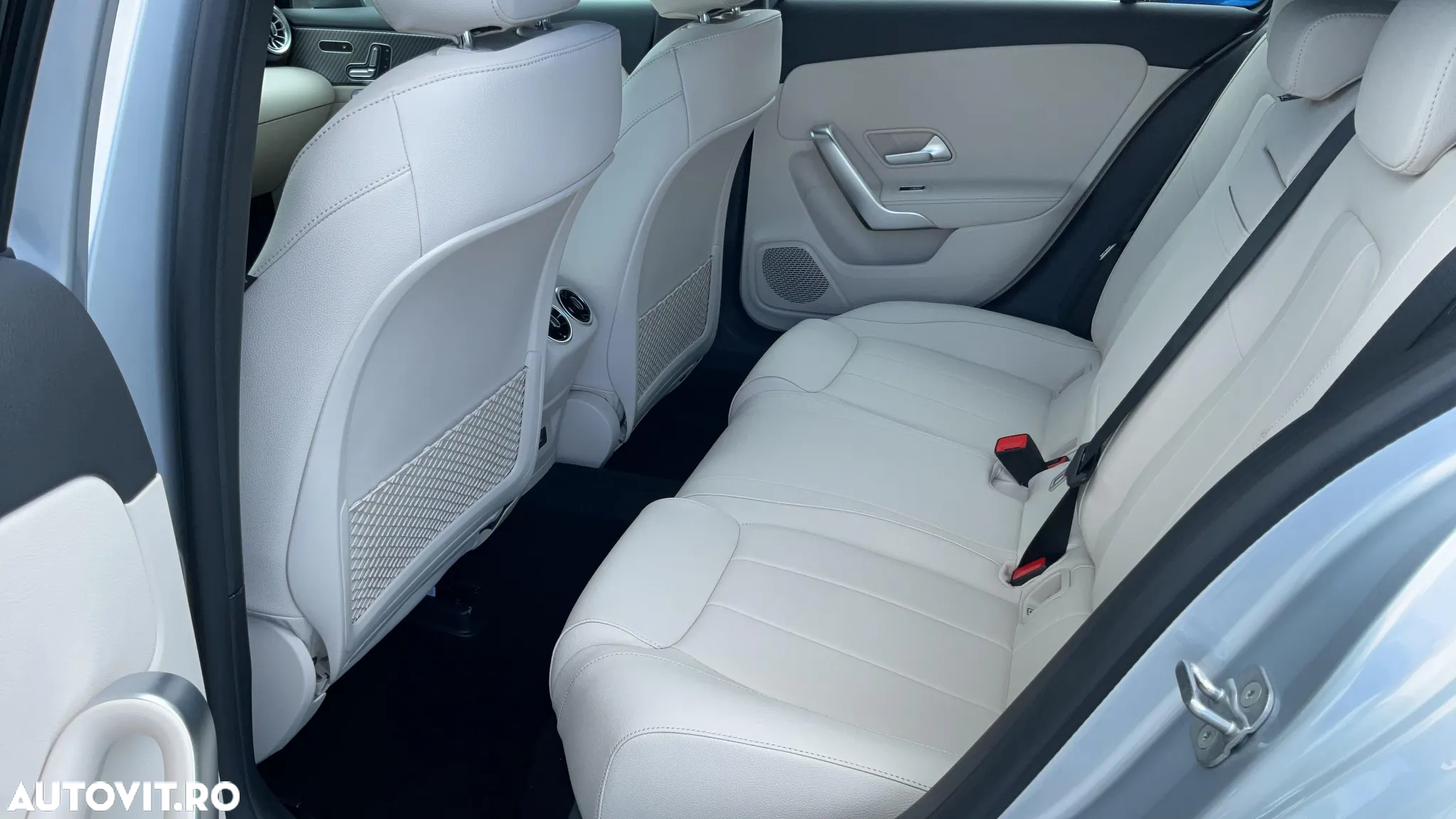 Mercedes-Benz A 220 4MATIC MHEV 8G-DCT - 12