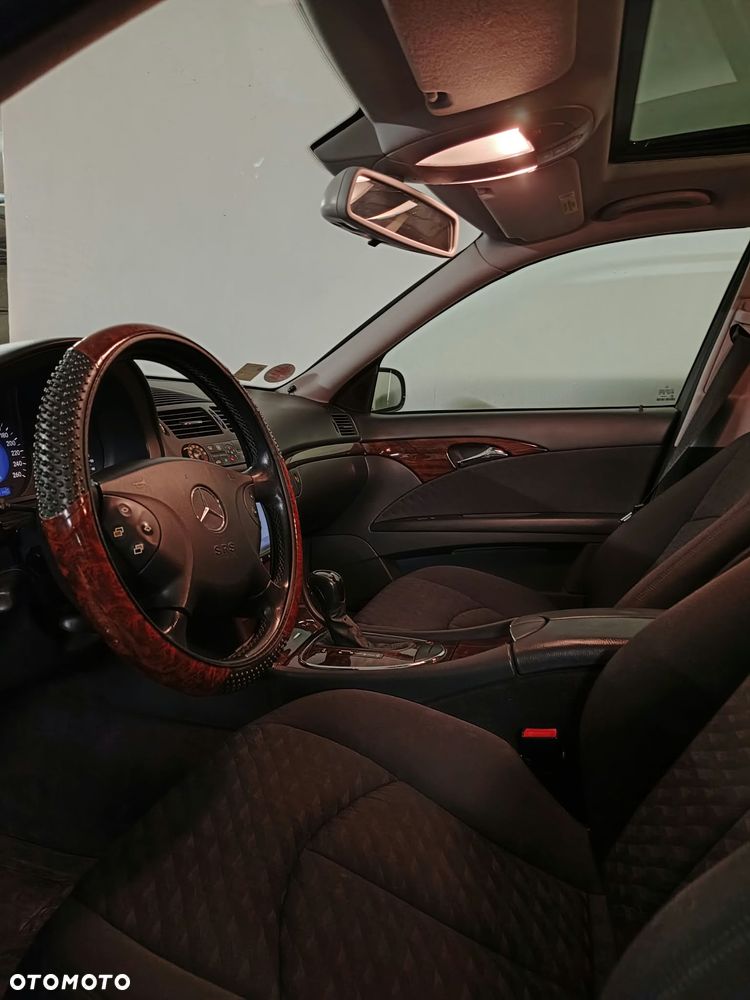 Mercedes-Benz Klasa E 200 Kompressor Automatik Classic - 6