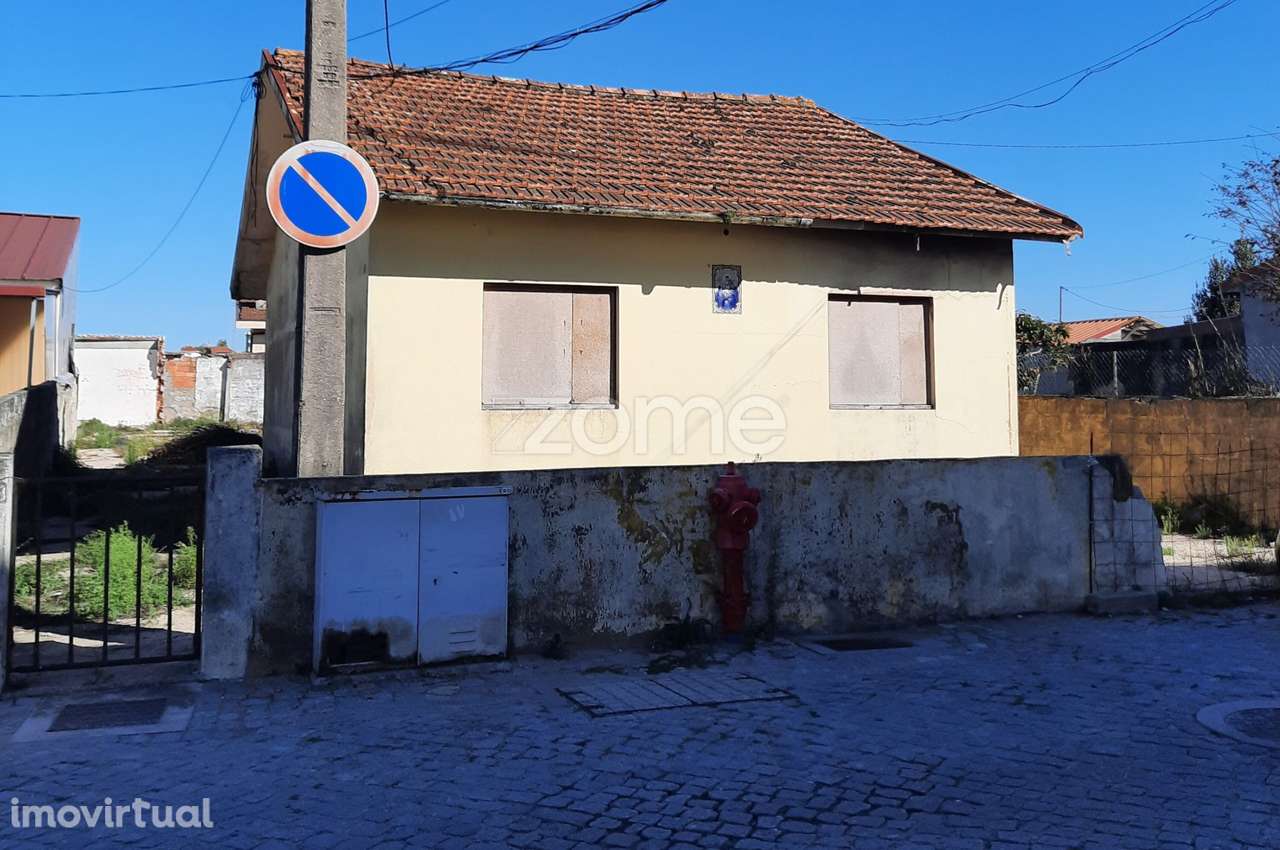 MORADIA INDIVIDUAL DE 4 FRENTES EM GUIFÕES, MATOSINHOS - Grande imagem: 2/19