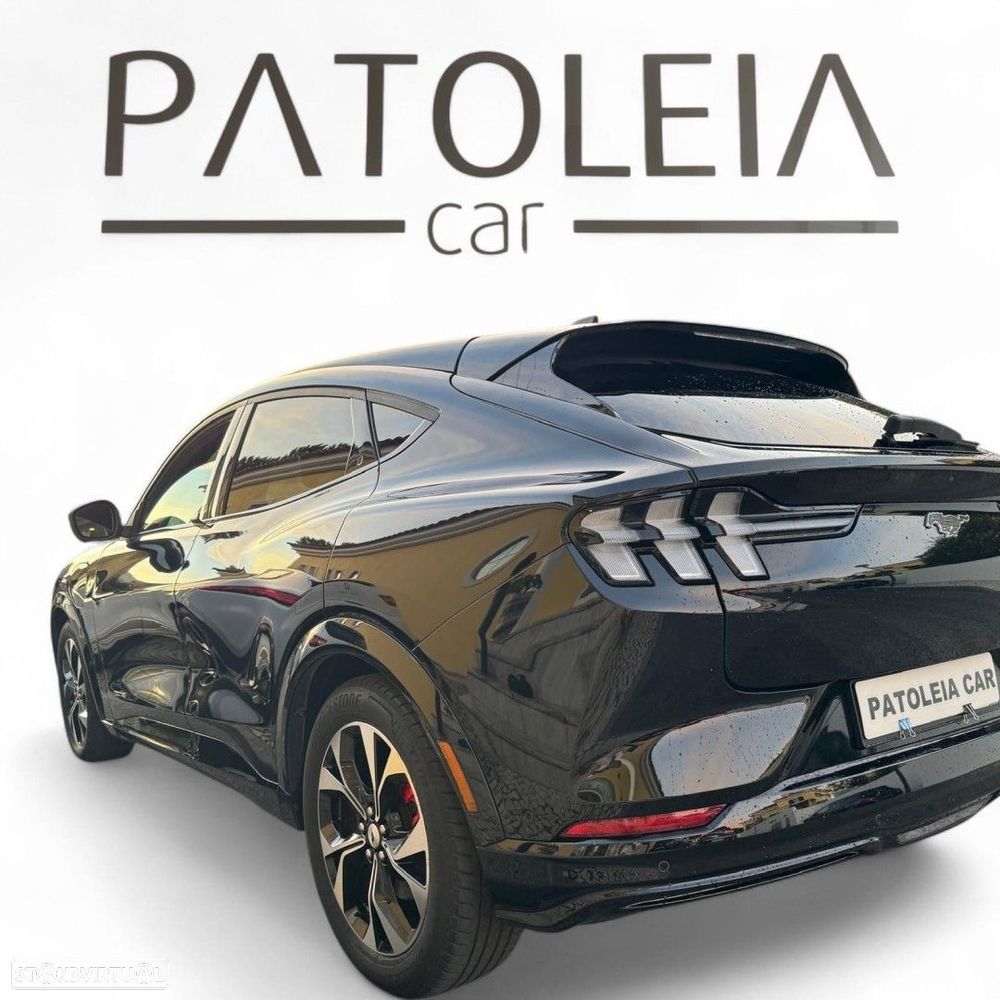 Ford Mustang Mach-E 75.7 kWh Premium AWD - 1
