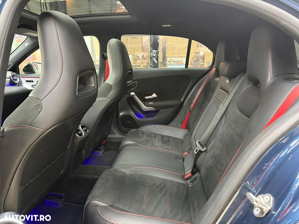 Mercedes-Benz A AMG 35 4MATIC+ Aut. - 25