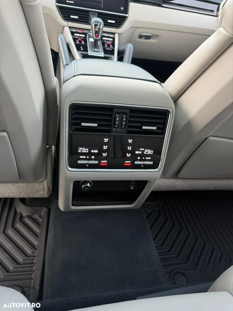 Porsche Cayenne Coupe E-Hybrid Tiptronic S - 17