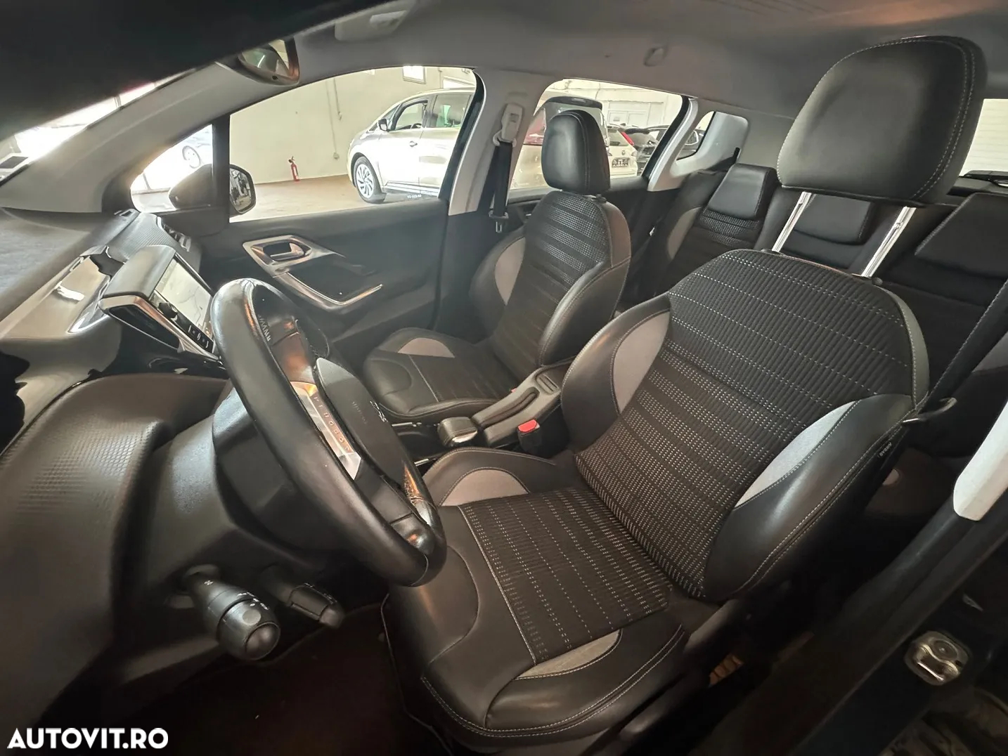 Peugeot 2008 PureTech 110 Stop&Start EAT6 Allure - 17
