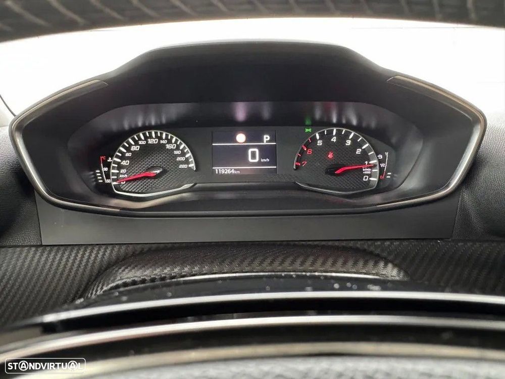 Peugeot 2008 1.5 BlueHDi Allure EAT8 - 14