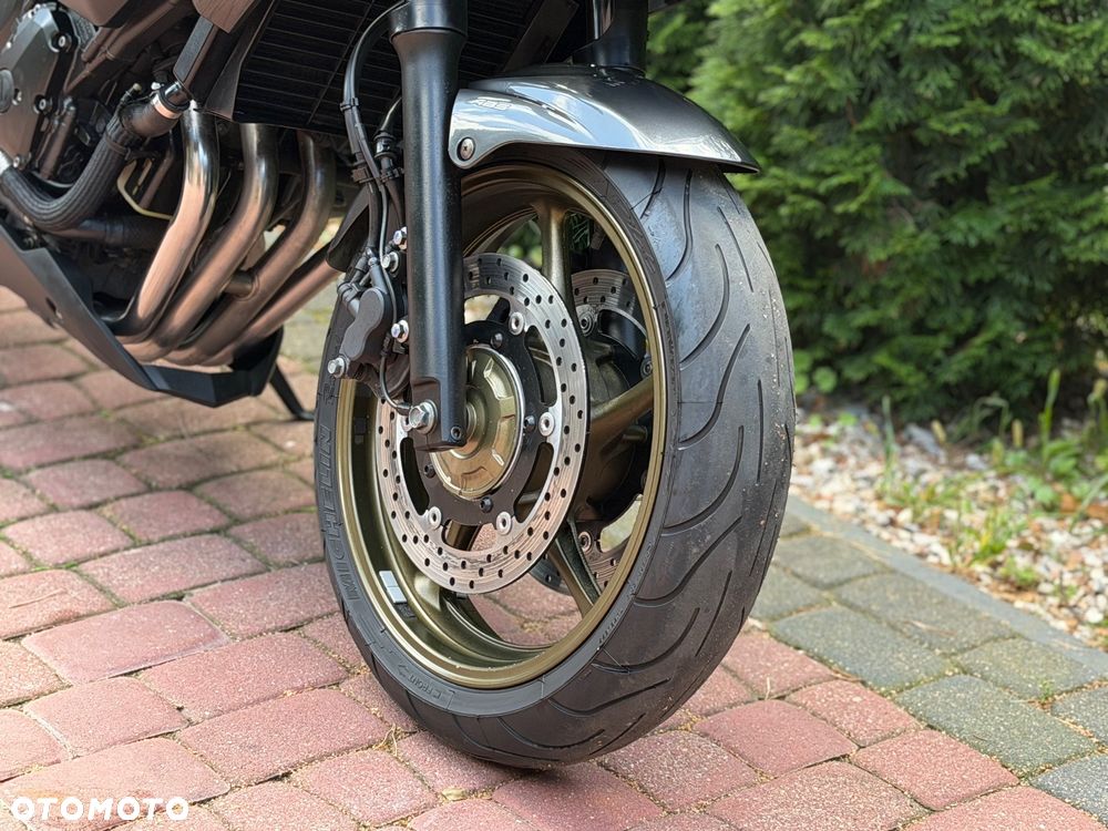 Yamaha XJ - 22