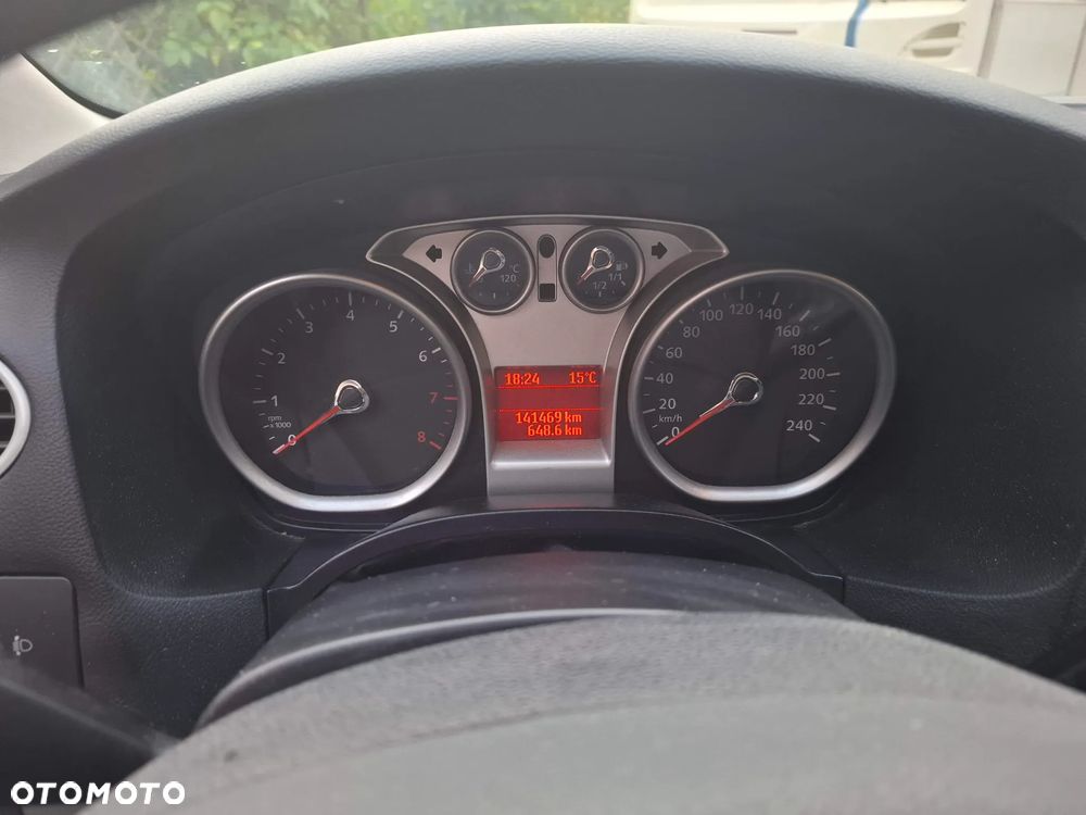 Ford Focus 1.6 Trend - 12