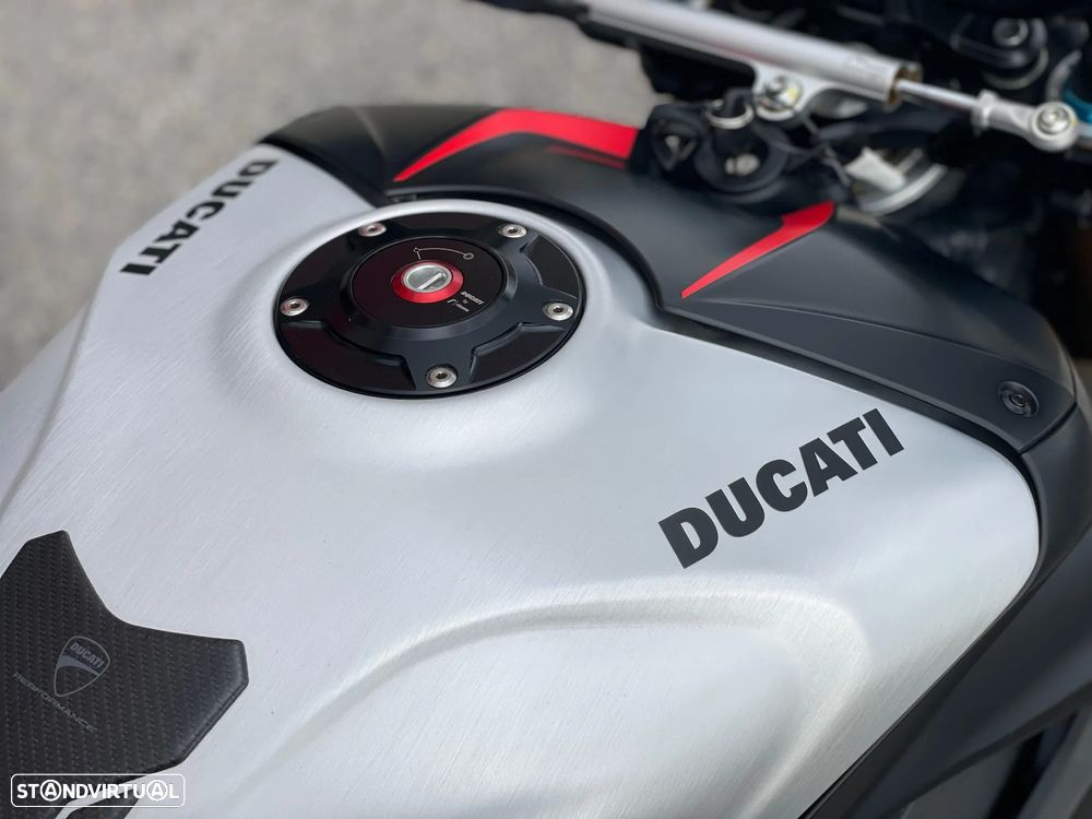 Ducati Streetfighter V4 SP2 - 8