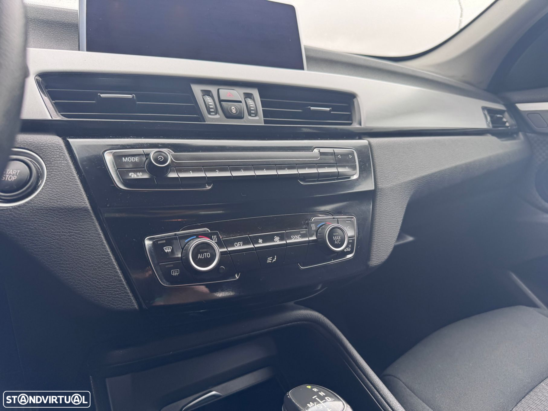 BMW X1 25 e xDrive Corporate Edition - 8