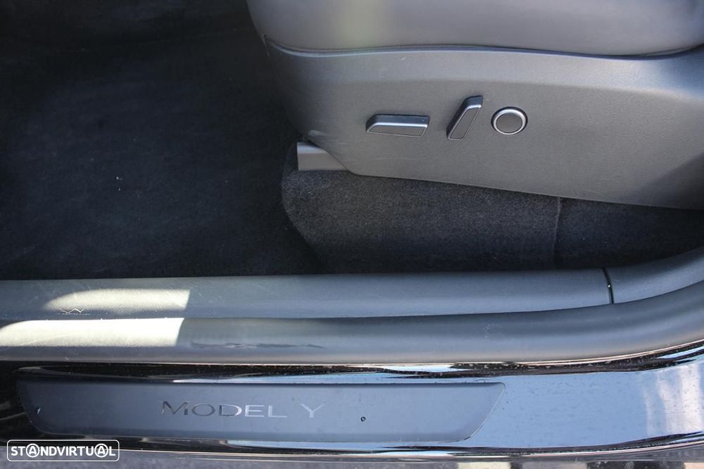 Tesla Model Y Standard - 15