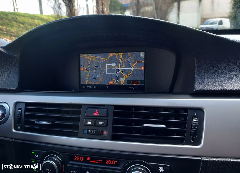 BMW 318 d Navigation Sport - 14