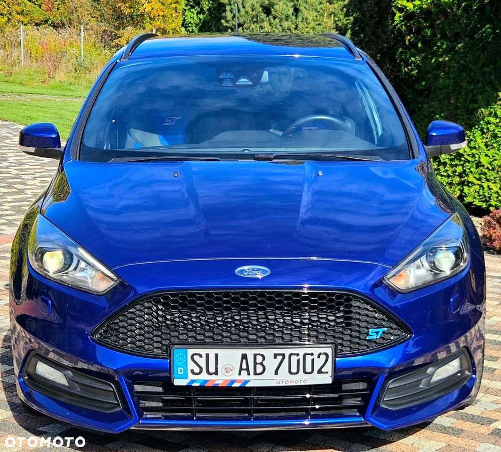 Ford Focus Turnier 2.0 EcoBoost ST mit Leder-Exclusiv-Paket - 9