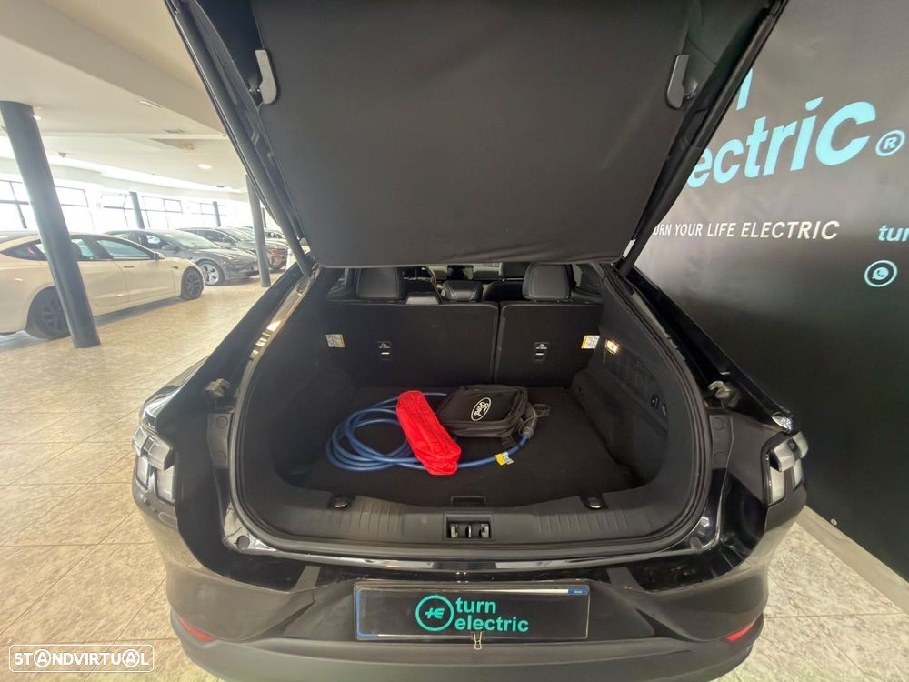 Ford Mustang Mach-E 75.7 kWh Base — fotografia 11