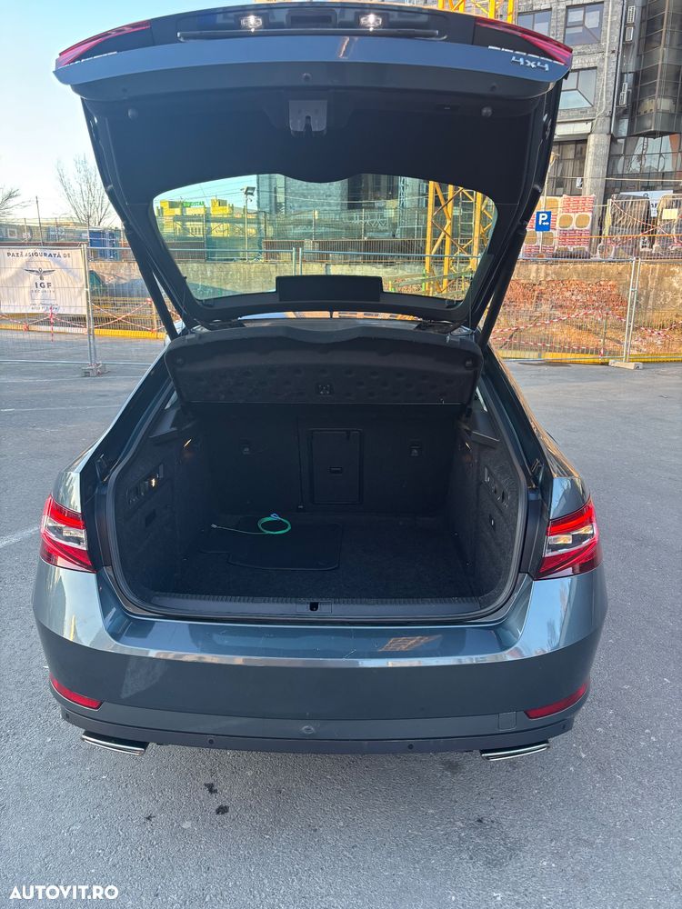 Skoda Superb 2.0 TSI DSG 4X4 Laurin & Klement - 3