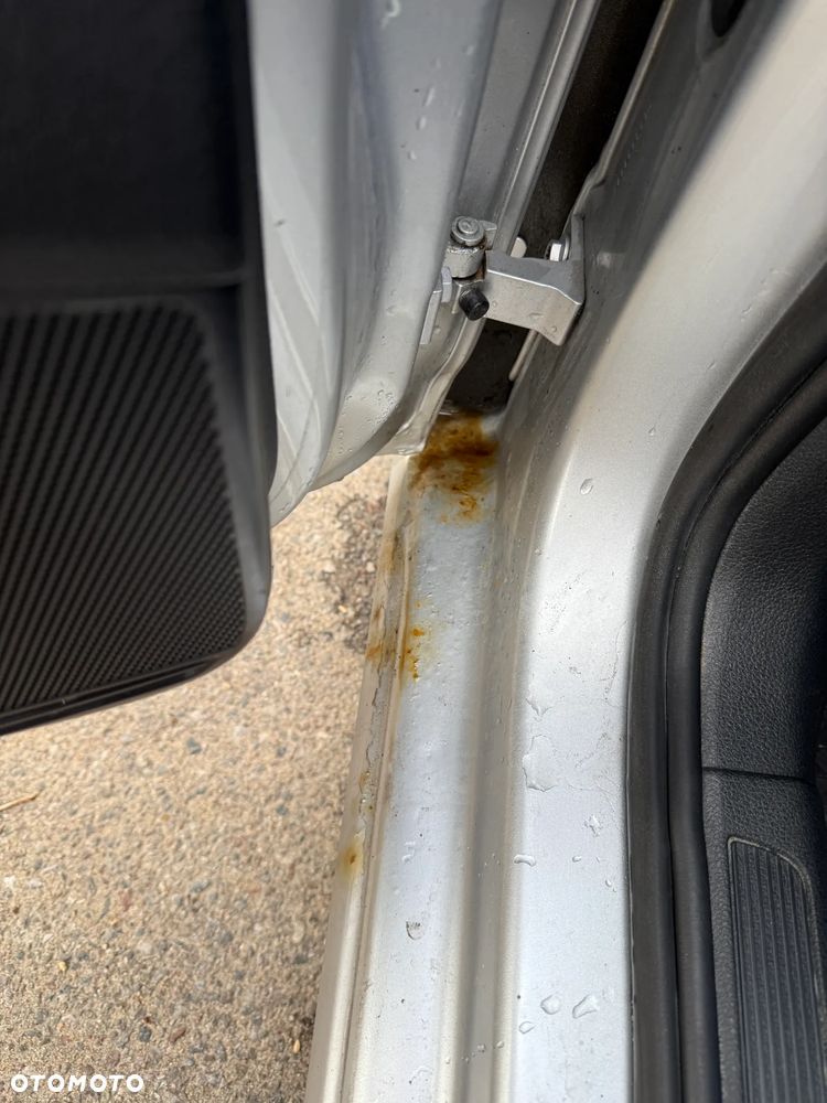 Volkswagen Golf 2.0 TDI (BlueMotion Technology) Comfortline - 25