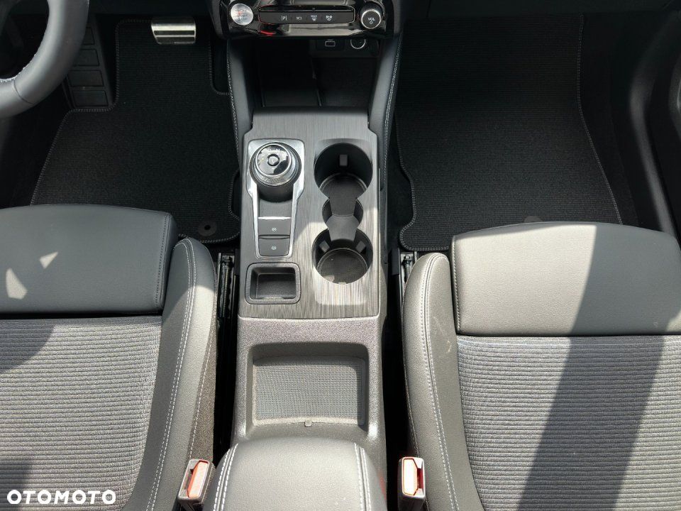 Ford Kuga - 25