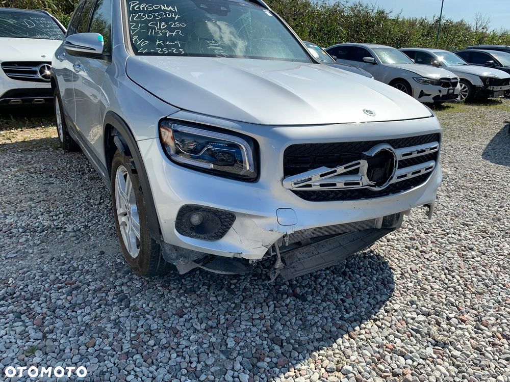 Mercedes-Benz GLB 250 4-Matic 8G-DCT - 2
