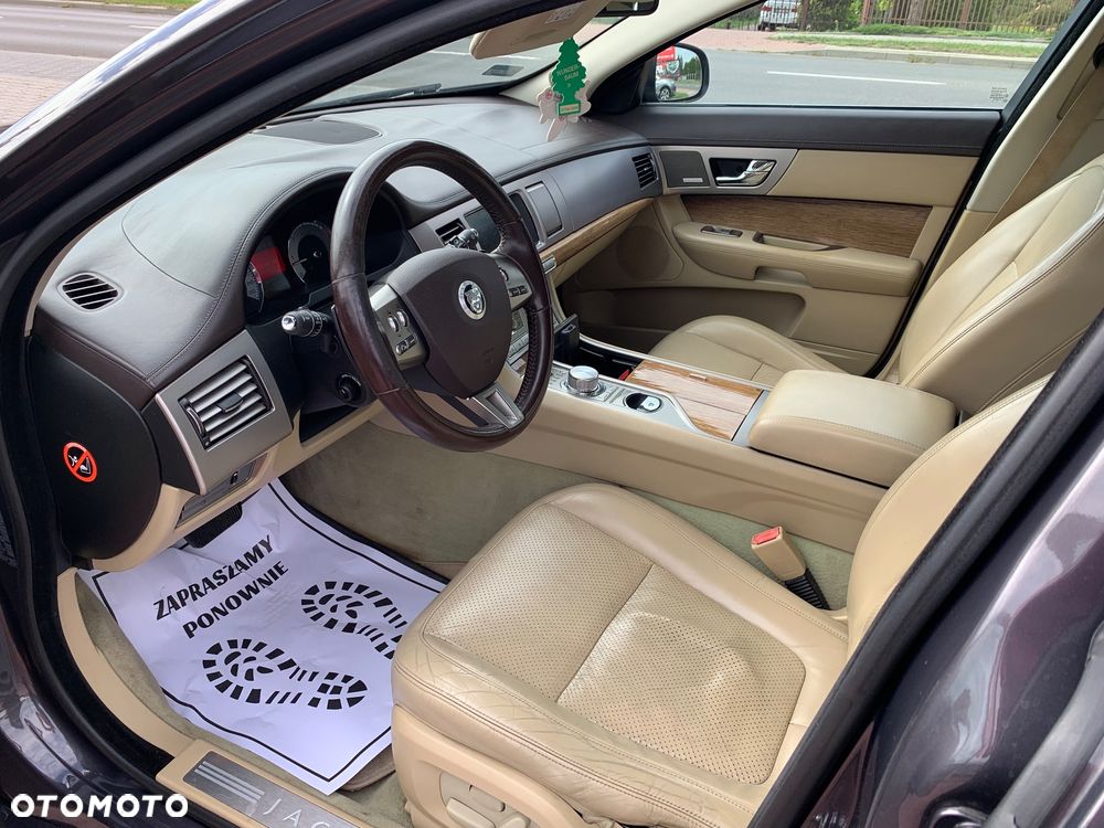 Jaguar XF 2.7 V6 Premium Luxury - 18