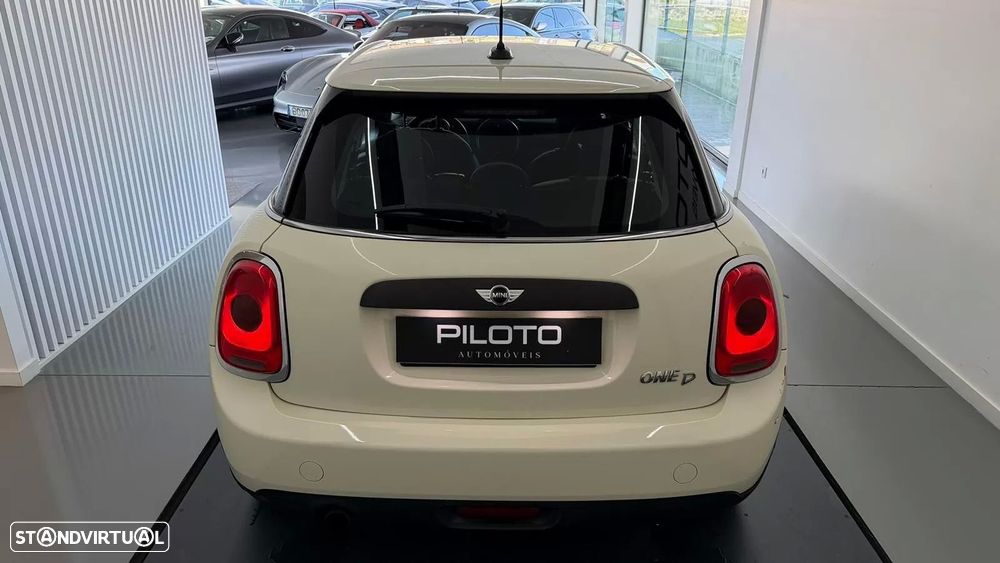 MINI 5 Portas One D - 7