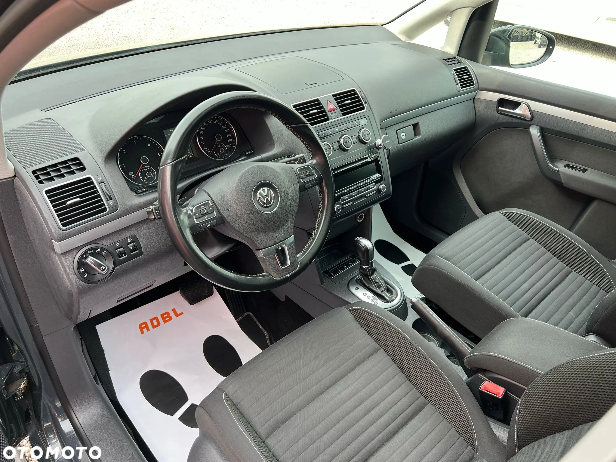 Volkswagen Touran 1.6 TDI DPF DSG Cup - 32