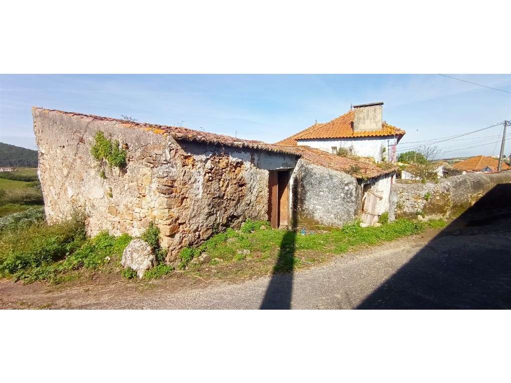 CASA EM RUÍNA COM PROJETO APROVADO PERTO DE MAFRA - Grande imagem: 3/16